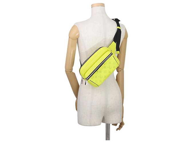 Borsa a tracolla Louis Vuitton Taiga Lama Giallo - vista 5