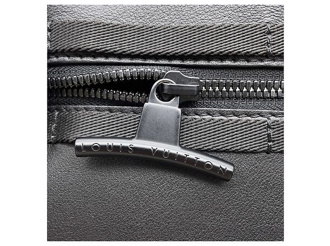 Borsa a Spalla Louis Vuitton Dark Infinity Nero - vista 9