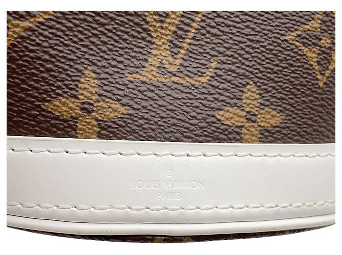 Borsa Louis Vuitton Monogram Nano Bucket Marrone Bianco - vista 15