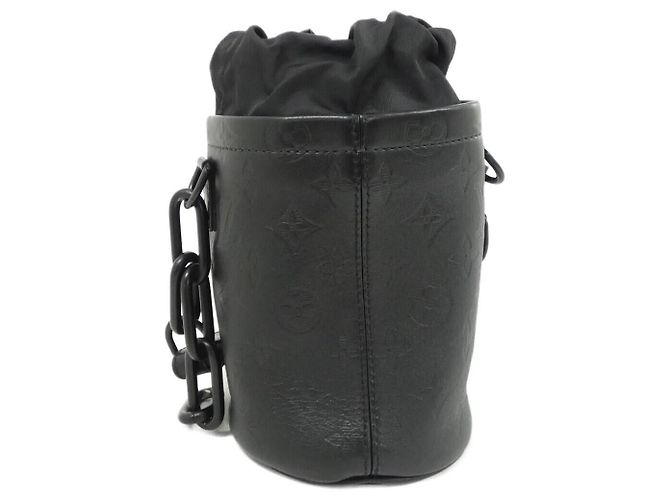 Borsa a tracolla Louis Vuitton Monogram Shadow Chalk Nano Nero - vista 2