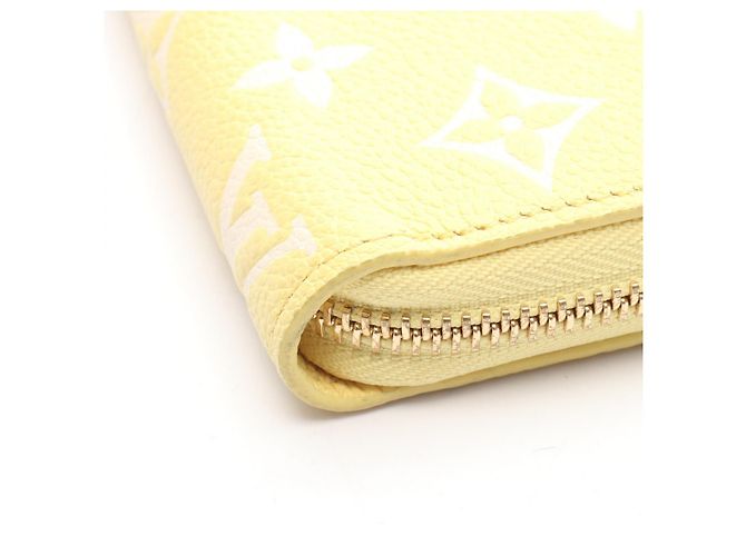 Cartera Zippy Monogram Empreinte Long Louis Vuitton Amarillo - vista 8