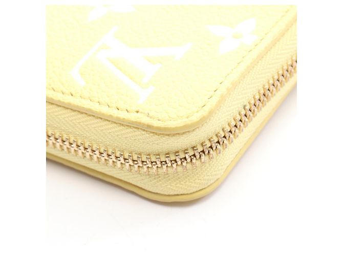 Cartera Zippy Monogram Empreinte Long Louis Vuitton Amarillo - vista 9