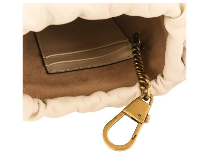 Mini borsa a secchiello con catena in pelle Gucci GG Marmont Crudo - vista 10