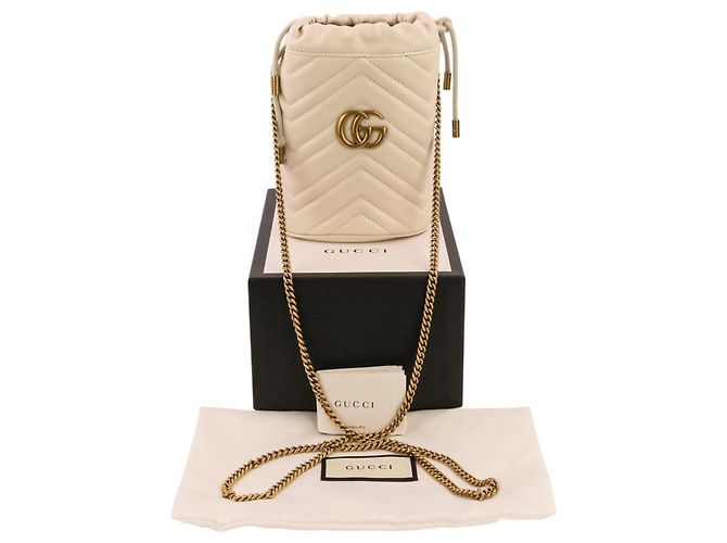 Mini borsa a secchiello con catena in pelle Gucci GG Marmont Crudo - vista 13