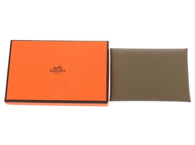 Hermès Tarjetero Hermes Calvi Duo en Etoupe Gray Gris pardo - vista 2