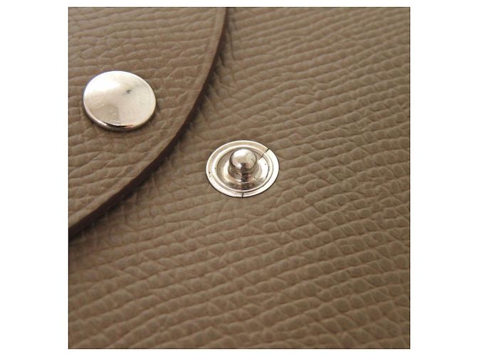 Hermès Tarjetero Hermes Calvi Duo en Etoupe Gray Gris pardo - vista 9