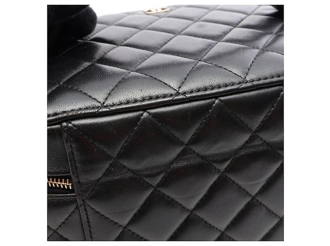 Borsa Chanel Matelassé in nero - vista 10