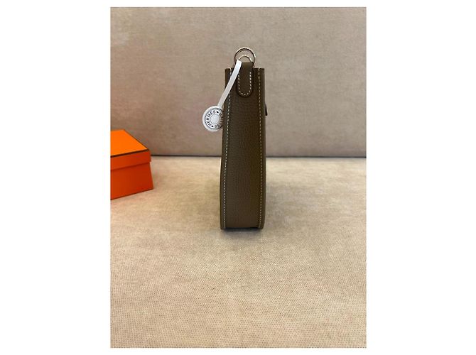 Borsa a tracolla Hermès Aline Mini in pelle granulata Marrone - vista 7