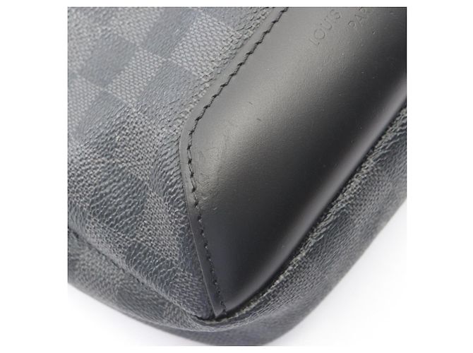 Borsa a tracolla Louis Vuitton Avenue in Damier Graphite Nero - vista 6
