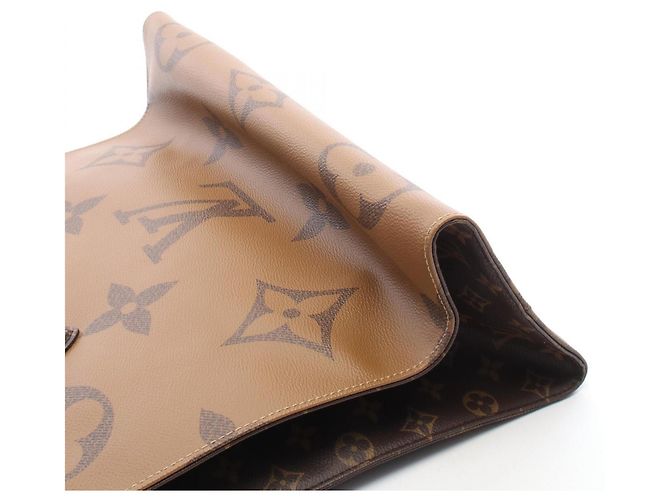 Borsa Tote Louis Vuitton OnTheGo GM Monogram Giant Reverse Marrone Beige - vista 7