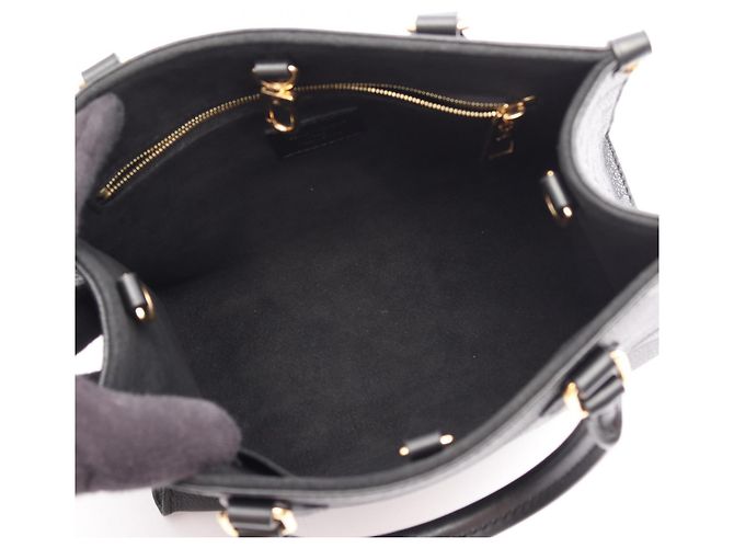 Borsa Louis Vuitton OnTheGo PM Nero - vista 3