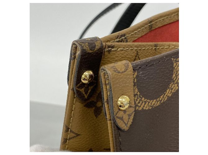 Borsa Tote Louis Vuitton Monogram Giant Reverse OnTheGo MM Marrone - vista 9