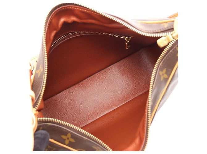 Borsa a Spalla Louis Vuitton Boulogne PM Monogram Marrone Monogramma - vista 3