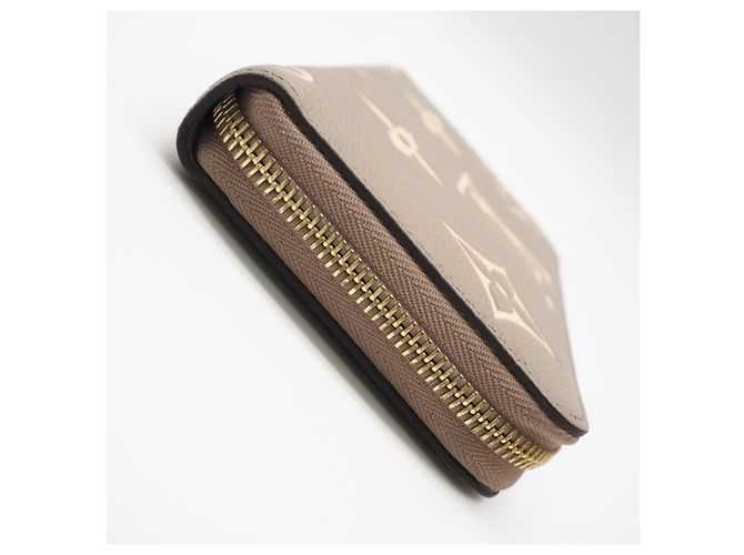 Louis Vuitton Monogram Empreinte Bicolor Zippy Wallet Beige - vista 7