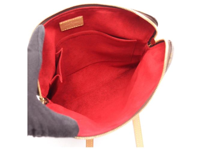 Borsa a Spalla Louis Vuitton Coussin GM Monogram Marrone Monogramma - vista 3