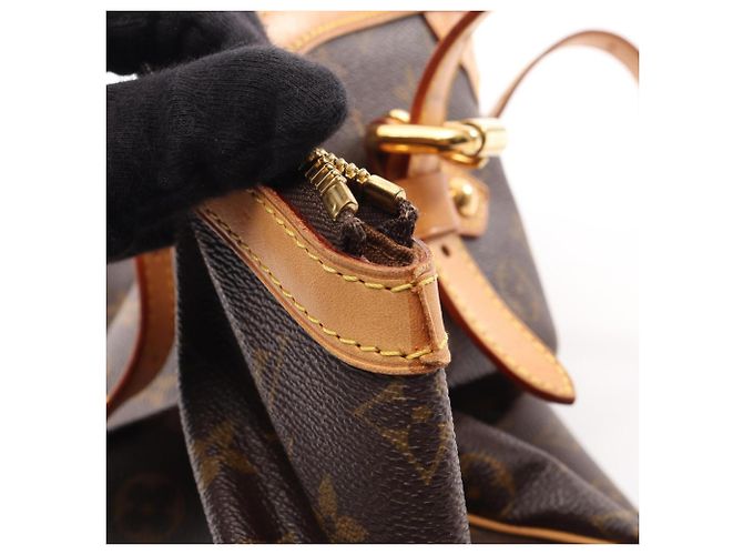Borsa Louis Vuitton Tivoli GM Marrone Monogramma - vista 11
