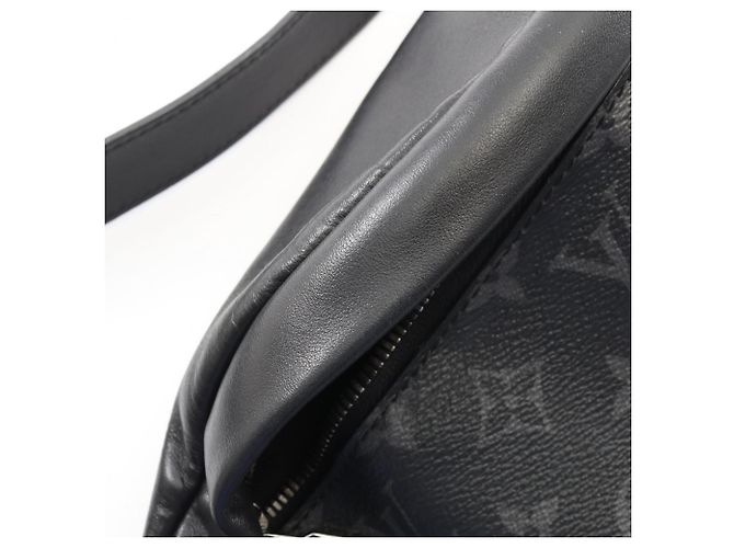 Louis Vuitton Discovery Bumbag PM Schwarz Monogramm - Ansicht 6
