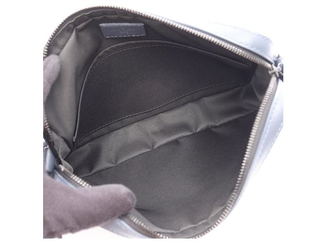 Borsa a tracolla Louis Vuitton Duo Messenger Blu navy - vista 3