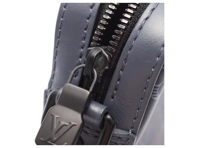Borsa a tracolla Louis Vuitton Duo Messenger Blu navy - vista 9