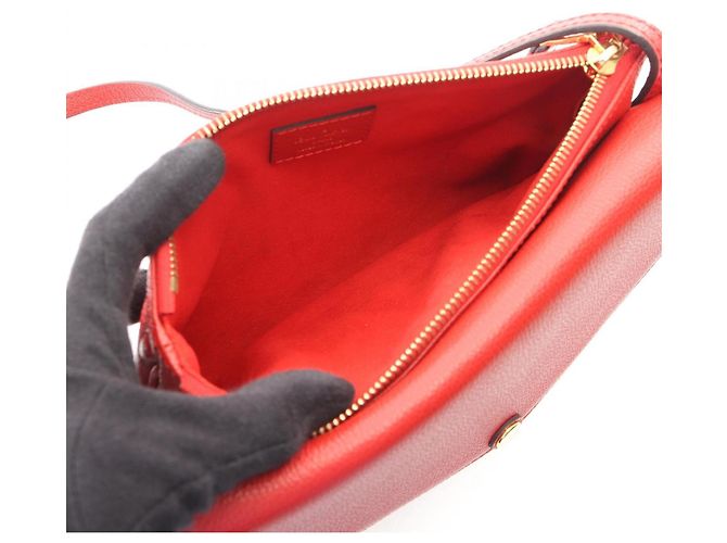 Borsa a tracolla Louis Vuitton Twice Monogram Empreinte Cerise Rosso Fuschia - vista 3