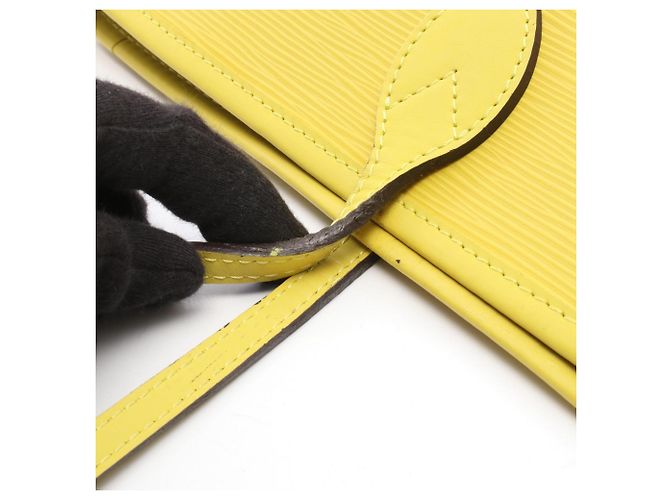 Borsa Tote Louis Vuitton Neverfull MM in pelle Epi Giallo - vista 10