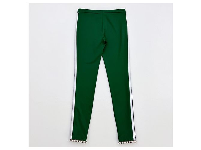 Calças de jogging em jersey verde com acabamento em pérolas Gucci Spring 2017 Runway - vista 5