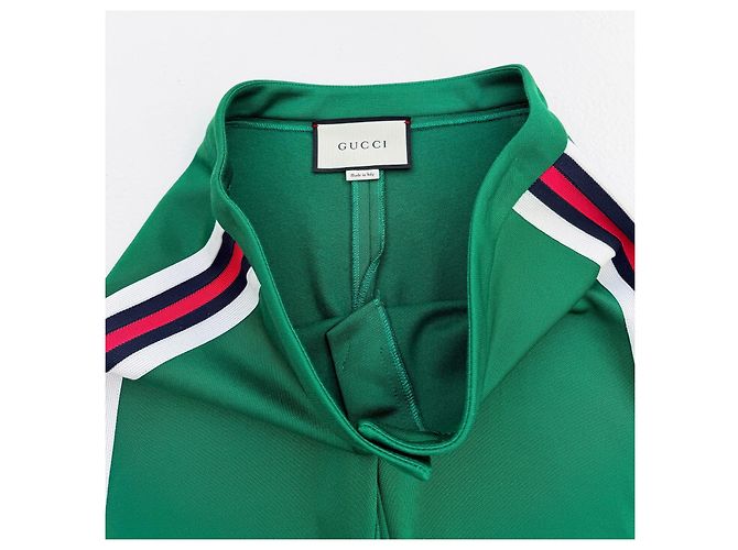 Calças de jogging em jersey verde com acabamento em pérolas Gucci Spring 2017 Runway - vista 6
