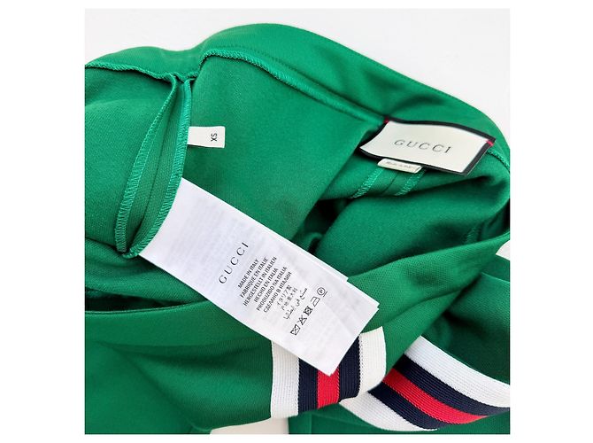 Calças de jogging em jersey verde com acabamento em pérolas Gucci Spring 2017 Runway - vista 7