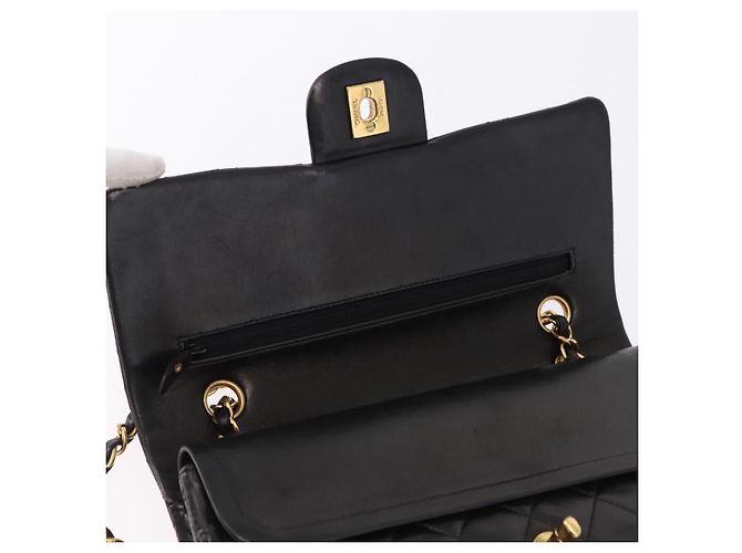 Borsa a tracolla CHANEL Chain Matelasse25 in pelle d'agnello nera e oro CC Auth 191834SAM Nero D'oro - vista 16