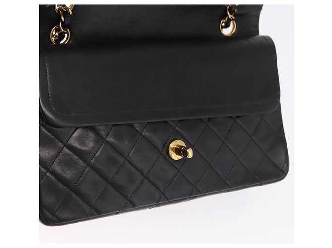 Borsa a tracolla CHANEL Chain Matelasse25 in pelle d'agnello nera e oro CC Auth 191834SAM Nero D'oro - vista 17