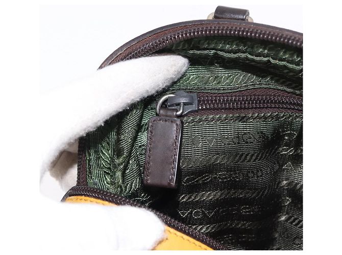 Borsa a mano PRADA in pelle giallo argento am12115V - vista 23