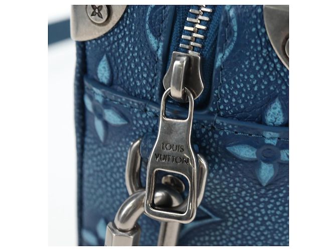 LOUIS VUITTON Monogram Mini Soft Trunk Bag Blue M21368 LV Auth 191462SAM Monogramma - vista 16