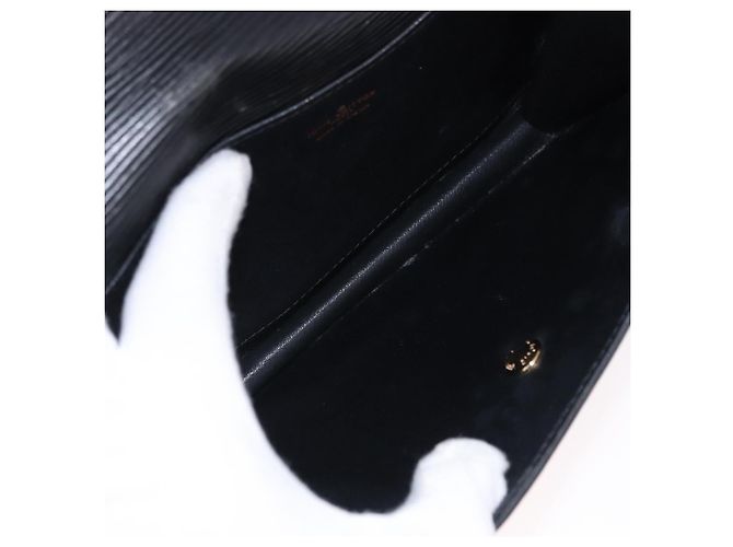 LOUIS VUITTON Epi Montaigne 23 Clutch Bag Nero M52662 LV Auth 190815 - vista 15