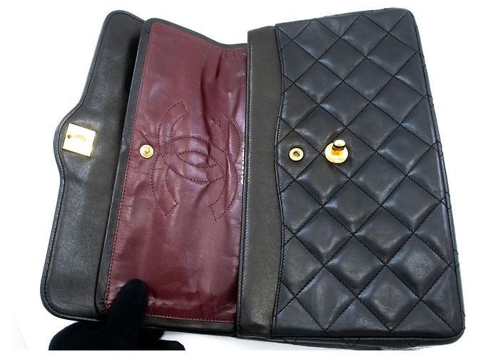 CHANEL Paris Vintage Chain Schultertasche Schwarz Gesteppt - Ansicht 11