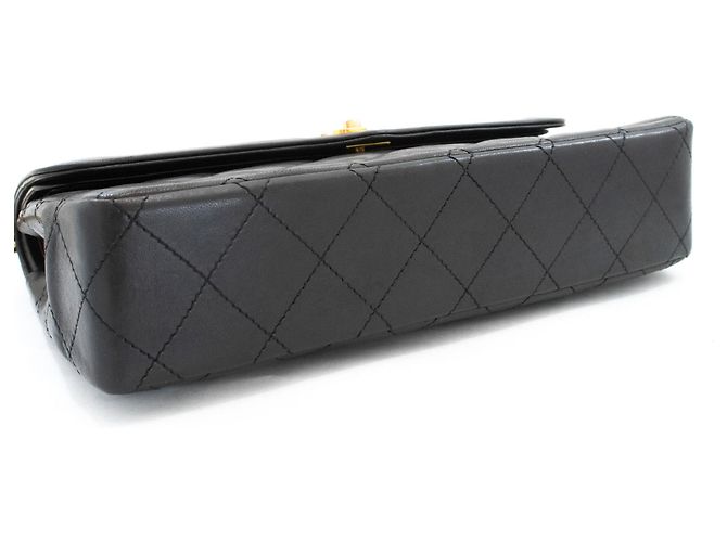 CHANEL Paris Vintage Chain Schultertasche Schwarz Gesteppt - Ansicht 4