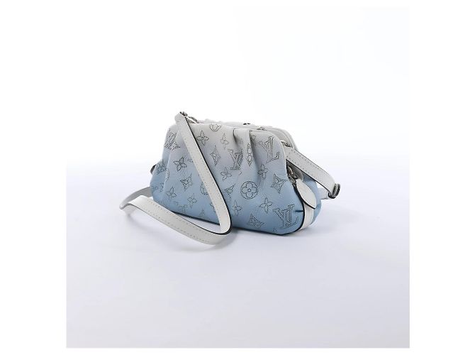 Borsa a tracolla Louis Vuitton Scala Mini Mahina in pelle bianca x blu M80497 - vista 3