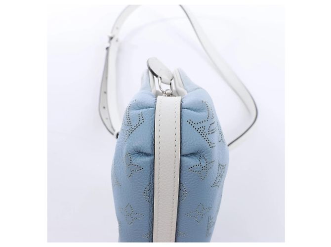Borsa a tracolla Louis Vuitton Scala Mini Mahina in pelle bianca x blu M80497 - vista 7