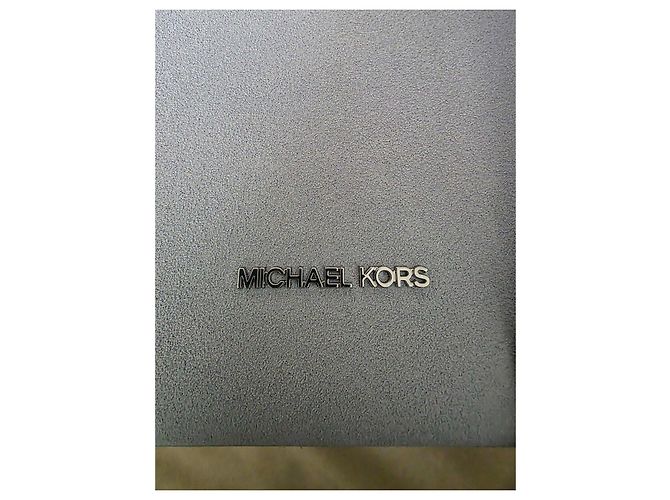 Borsa a tracolla Michael Kors Nyla in pelle liscia e scamosciata blu pallido Blu chiaro - vista 12