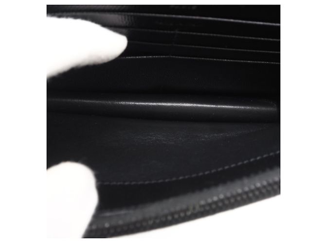 Sac à bandoulière en cuir de veau noir Yves Saint Laurent - vue 13