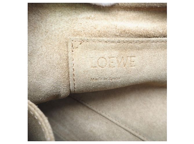 Piccola borsa a tracolla in pelle Loewe Missy Nero - vista 17
