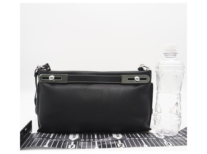 Piccola borsa a tracolla in pelle Loewe Missy Nero - vista 3