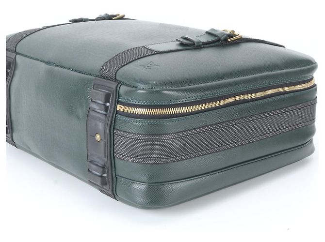 Borsa Louis Vuitton Taiga Satellite 53 Epicea - vista 6