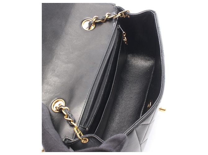 Borsa Chanel Matelassé Diana Flap Nero - vista 3