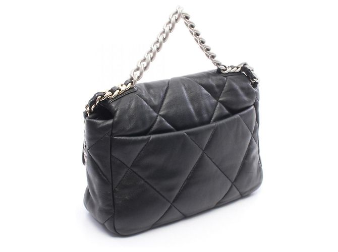 Chanel 19 Dixneuf Matelassé Borsa a Spalla 2-Way Nero - vista 2