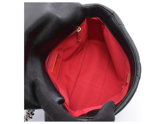 Chanel 19 Dixneuf Matelassé Borsa a Spalla 2-Way Nero - vista 3