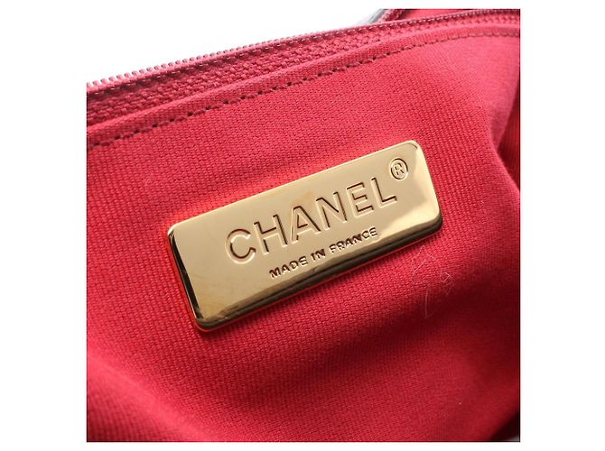 Chanel 19 Dixneuf Matelassé Borsa a Spalla 2-Way Nero - vista 4