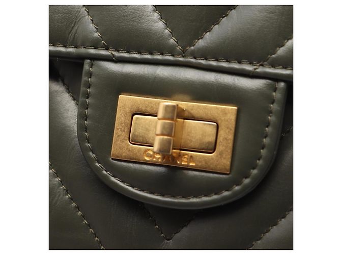 Borsa a Spalla Chanel 2.55 Chevron V-stitch Cachi - vista 7