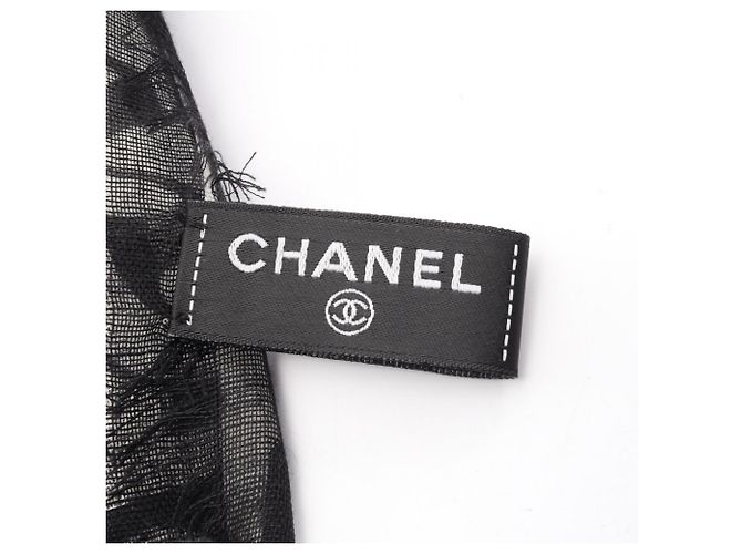 Timeless Chanel Coco Mark Schal aus Seide und Kaschmir Schwarz Weiß - Ansicht 2