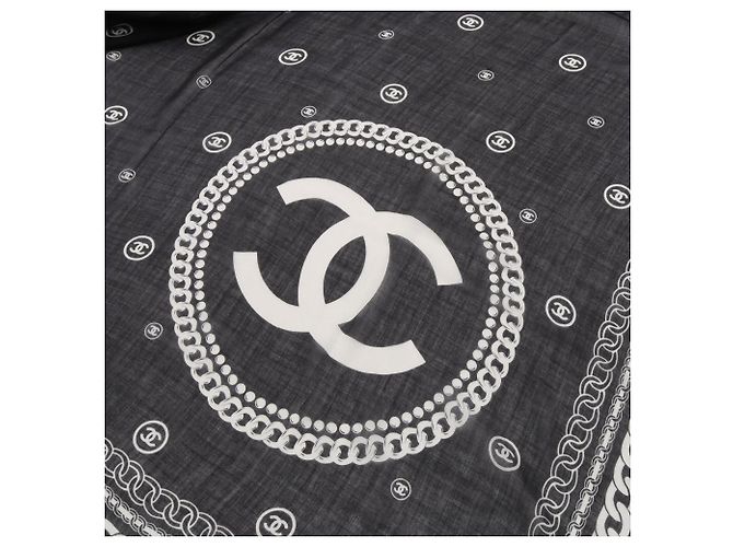 Timeless Chanel Coco Mark Schal aus Seide und Kaschmir Schwarz Weiß - Ansicht 5