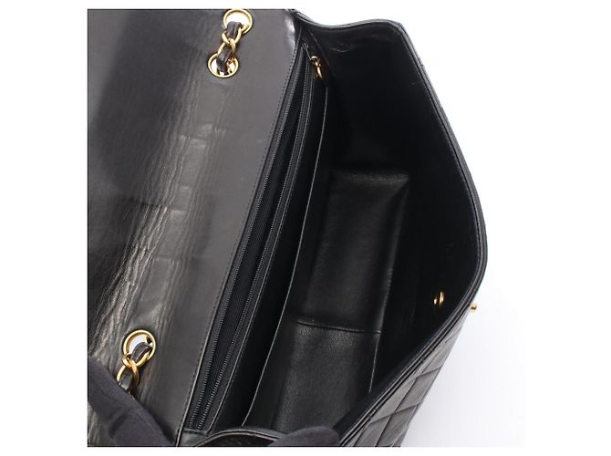 Borsa a tracolla Chanel 30 Large Matelassé in agnello nero - vista 3